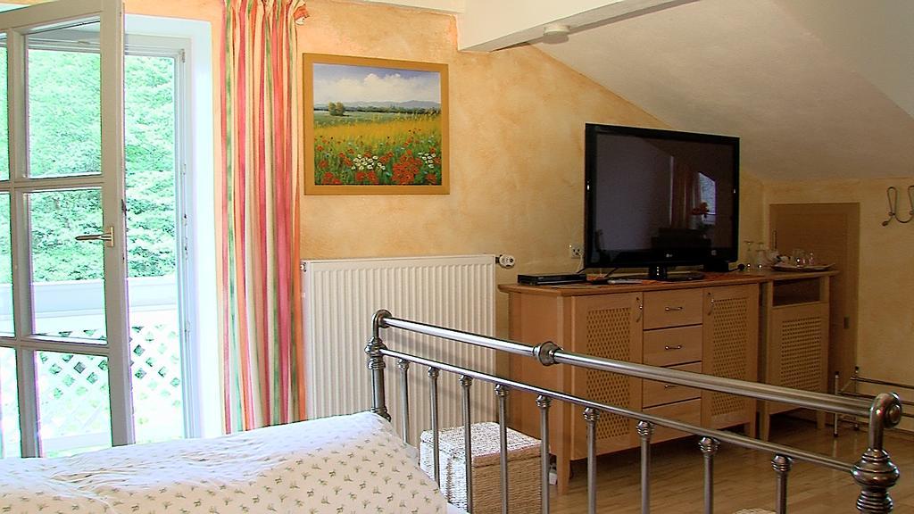 Landgasthof Zum Hirschenstein, Pension Garni ザンクト・エングルマール エクステリア 写真